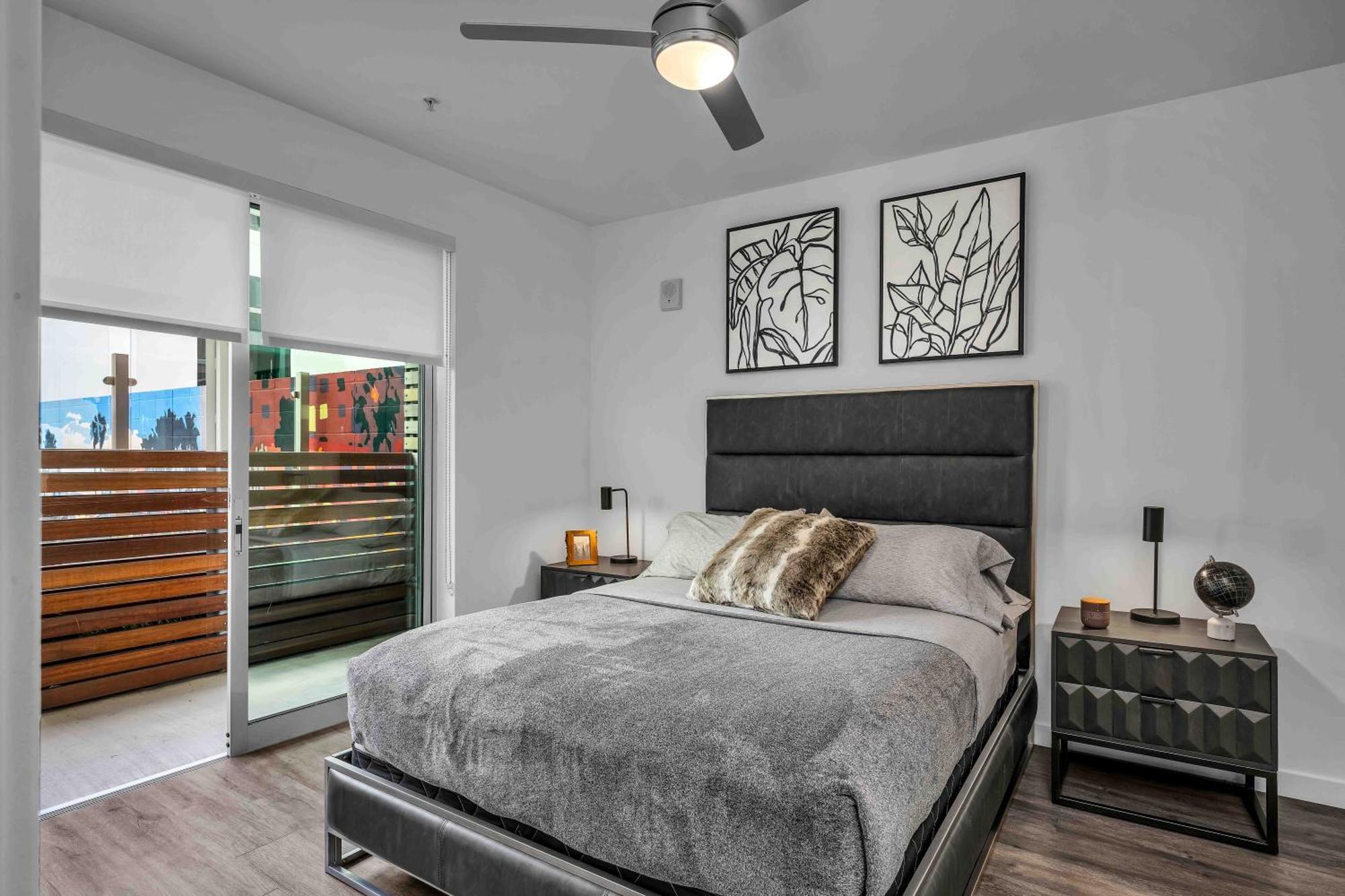 Santa Monica With Pool And Apartment *