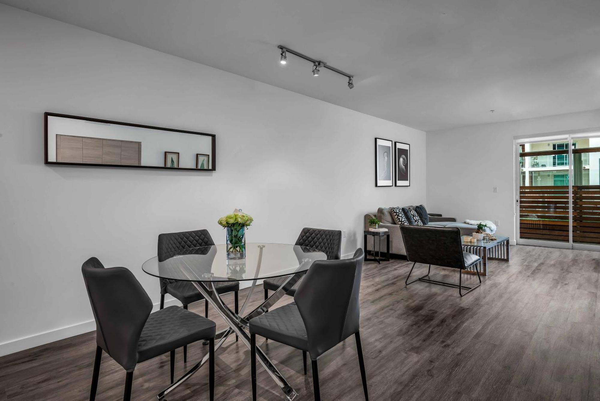 Apartment Santa Monica With Pool And